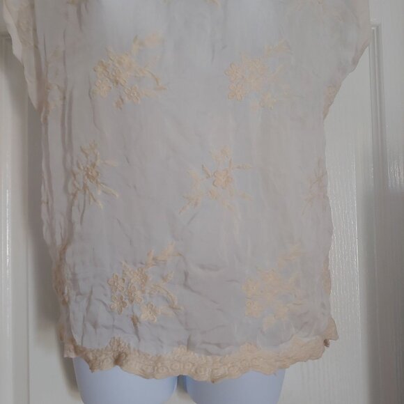 Sarah Tempest Sheer Silk Embroidered Floral Design Delicate Short Sleeve Top - Picture 4 of 11